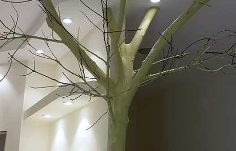 Albero decorativo realizzato in cartongesso con nicchie illuminate